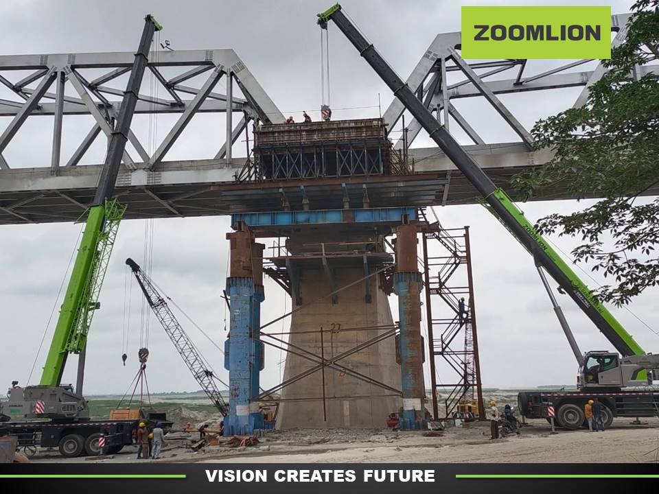 ZTC800R Mobile Truck Cranes in full swing for Bridge Project